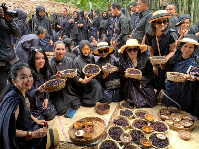 Tradisi Adat Ammatoa Kajang